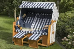 Strandkorb Baltic Dreisitzer PE Weiß Dessin Blau Weiß 14 Strandkorb Baltic Dreisitzer PE Weiß Dessin Blau Weiß -Schemel Shop 007700 strandkorb ostsee dreisitzer weiss karo blau milieu