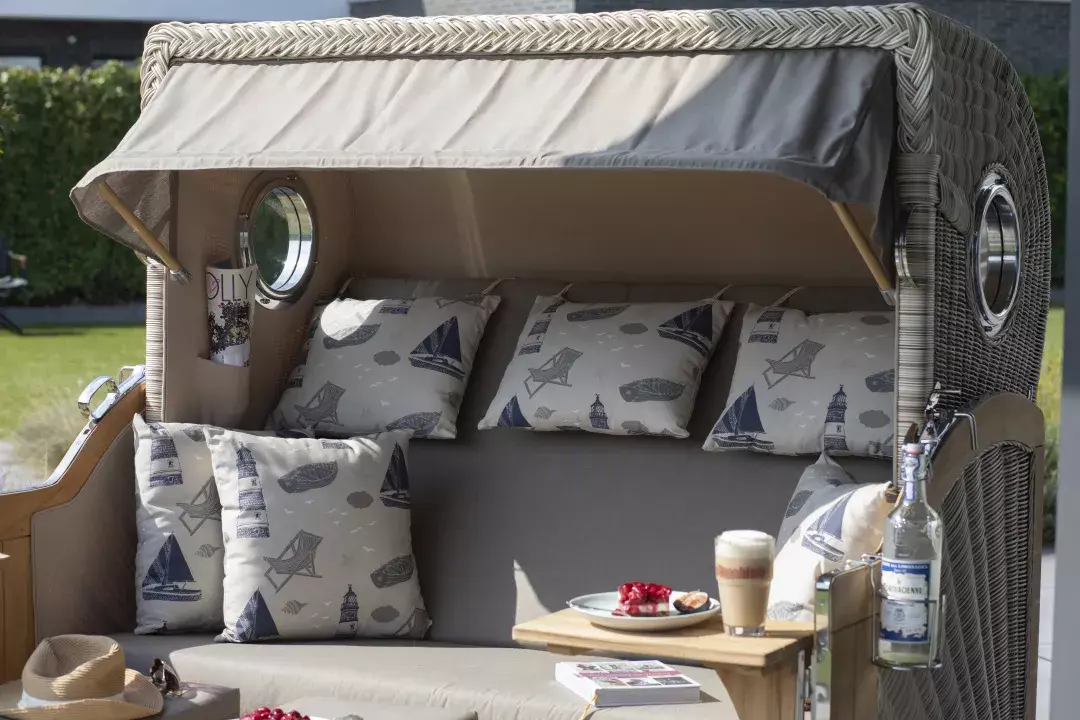 Strandkorb Norderney XXL Teak Bullauge PE Shell Dessin 534 7 Strandkorb Norderney XXL Teak Bullauge PE Shell Dessin 534 – Bild 5