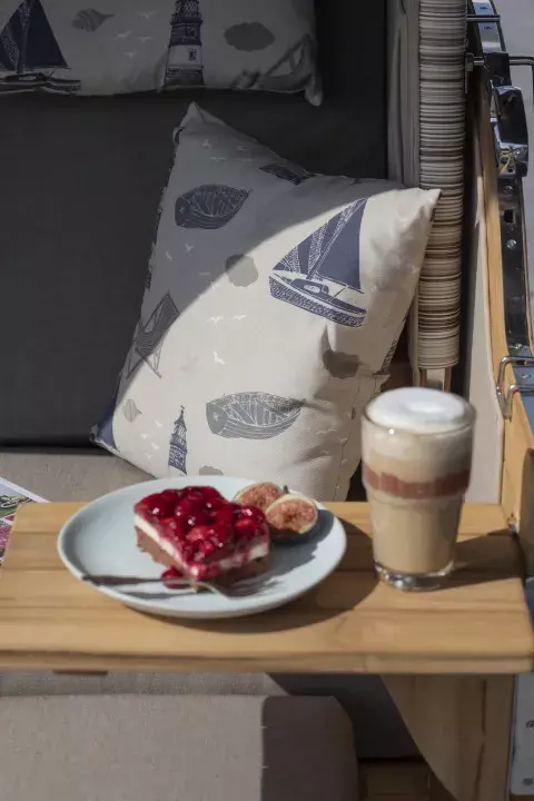 Strandkorb Norderney XXL Teak Bullauge PE Shell Dessin 550 8 Strandkorb Norderney XXL Teak Bullauge PE Shell Dessin 550 – Bild 6