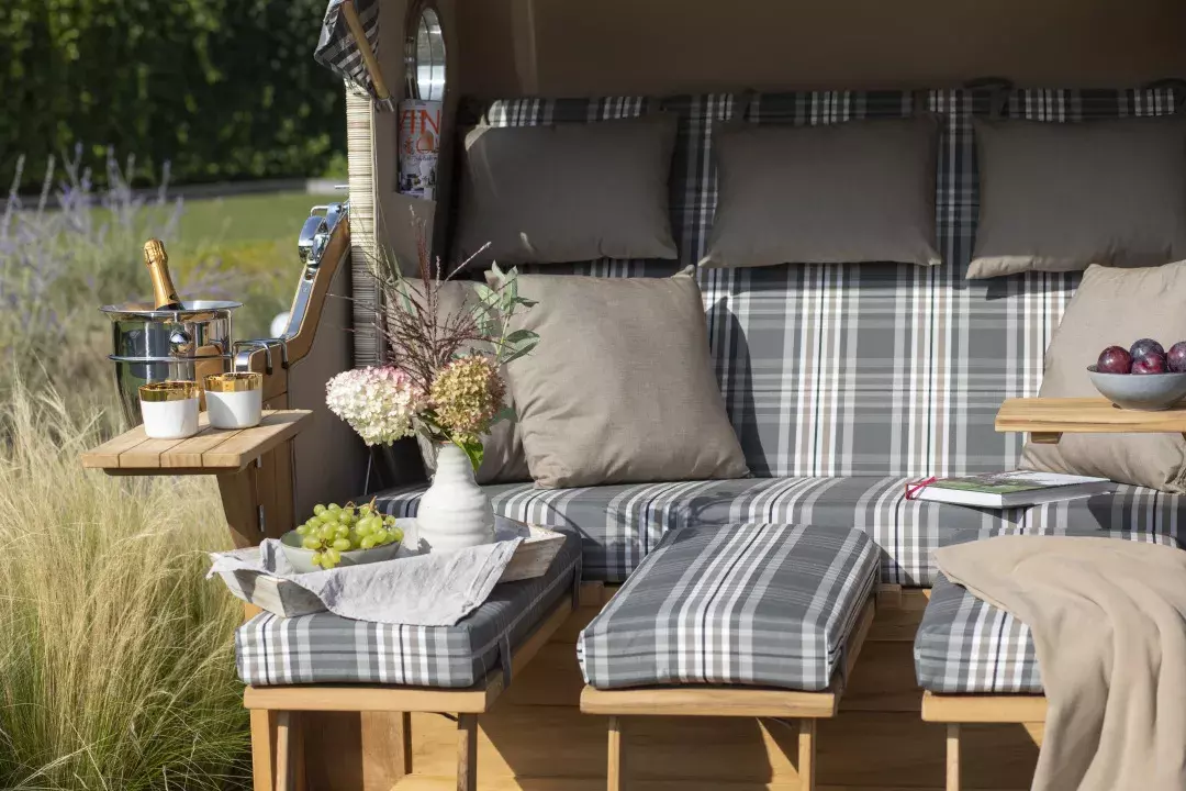 Strandkorb Norderney XXL Teak Bullauge PE Shell Dessin 545 8 Strandkorb Norderney XXL Teak Bullauge PE Shell Dessin 545 – Bild 6