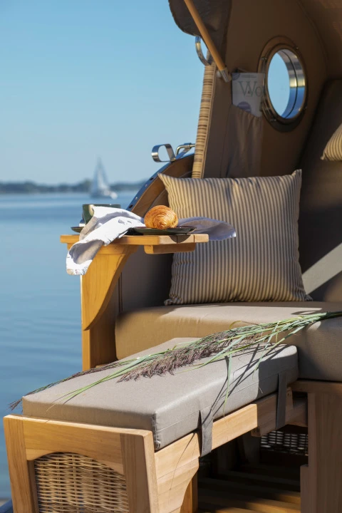 Strandkorb Amrum Single Bullauge Teak PE Shell Dessin 534 8 Strandkorb Amrum Single Bullauge Teak PE Shell Dessin 534 – Bild 6