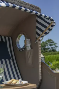 Strandkorb Amrum Single Bullauge Teak PE Shell Dessin 500-KOMPLETTSET 22 Strandkorb Amrum Single Bullauge Teak PE Shell Dessin 500-KOMPLETTSET -Schemel Shop md20900 strandkorb duene single teak bullauge dessin 518 blau weiss milieu 11 1