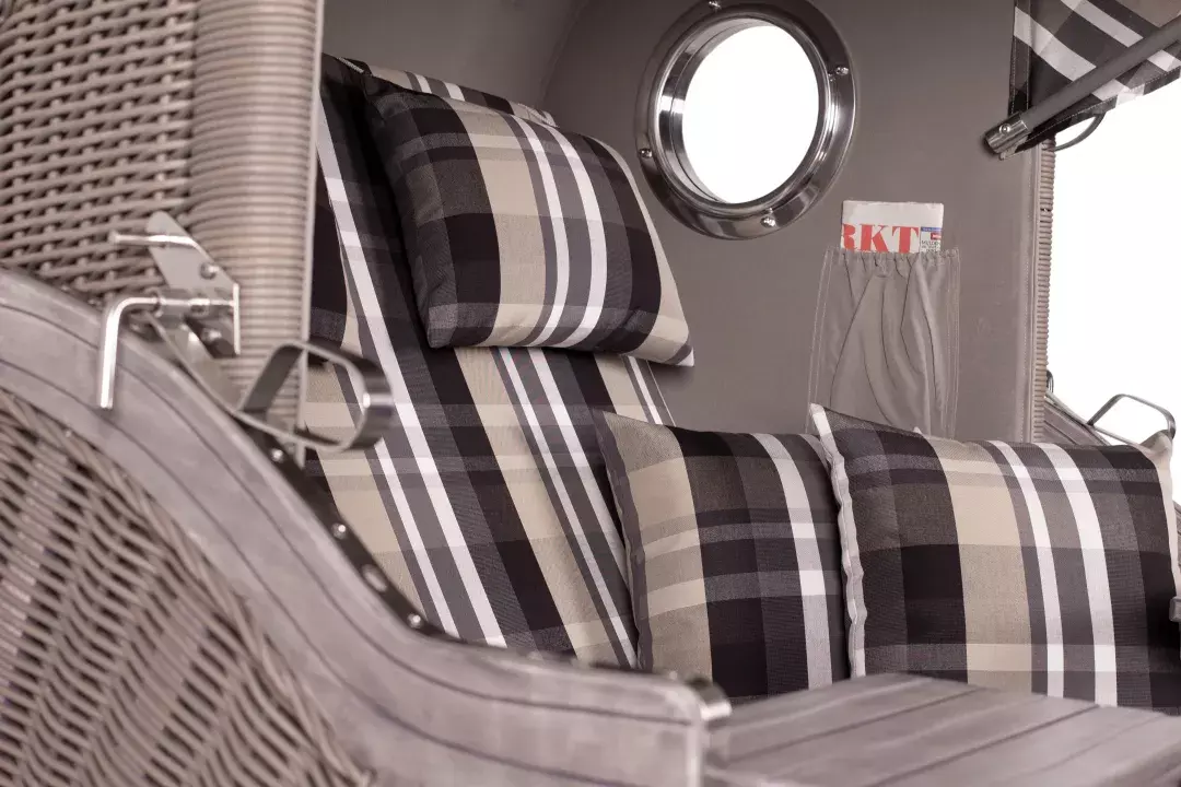 Strandkorb Amrum Mahagoni Washed Grey PE Koboo Grey Dessin 583 4 Strandkorb Amrum Mahagoni Washed Grey PE Koboo Grey Dessin 583 – Bild 2