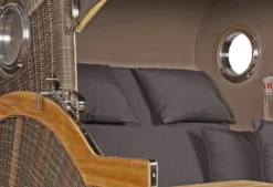 Strandkorb Amrum Grande Teak PE Grey Dessin 551 15 Strandkorb Amrum Grande Teak PE Grey Dessin 551 -Schemel Shop strandkorb amrum grande bullauge teak pe grey dessin 5517