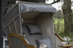 Strandkorb Schleswig Pinie Braun PE Mokka Dessin 553 -Schemel Shop strandkorb schleswig grey variante2 milieu 25